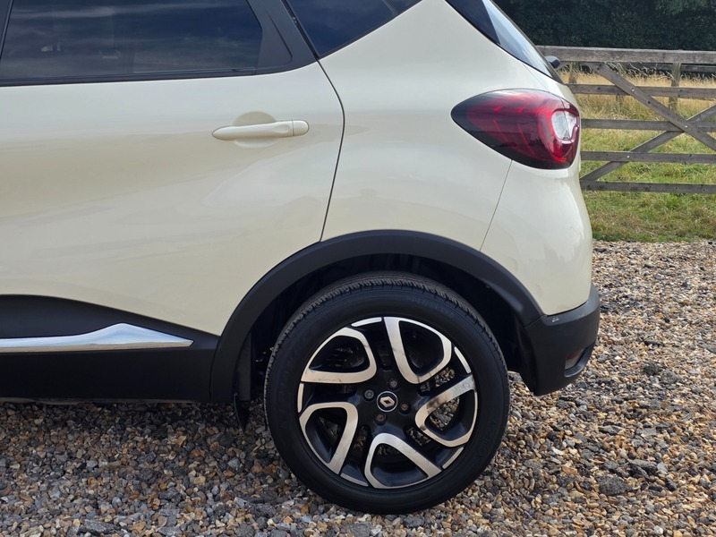 Renault Captur 1.5 Dci 110 Signature X Nav Hatchback Beige #9