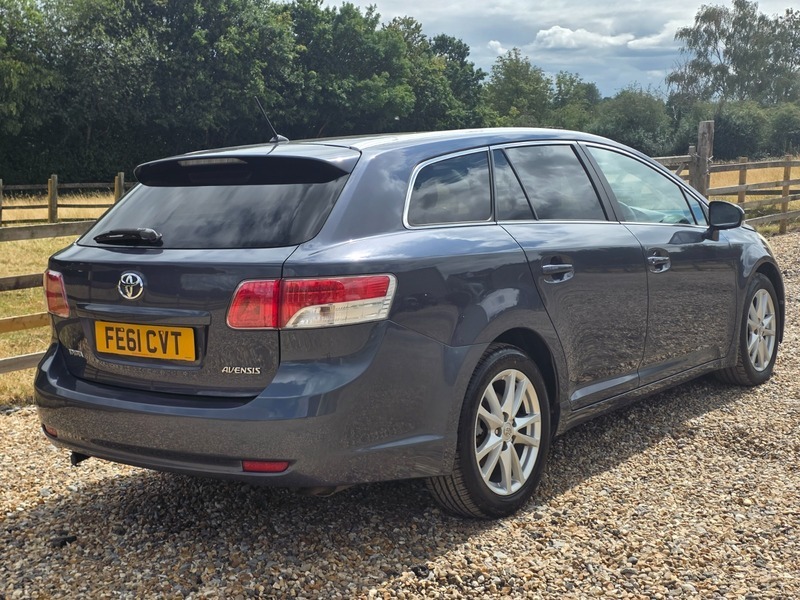 Toyota Avensis Valvematic Tr Blue #6