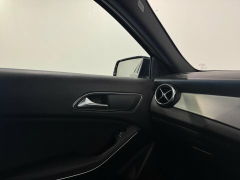 Mercedes-Benz GLA Class 1.6 Gla200 Sport Suv Euro 6 Ss 156 Grey #23