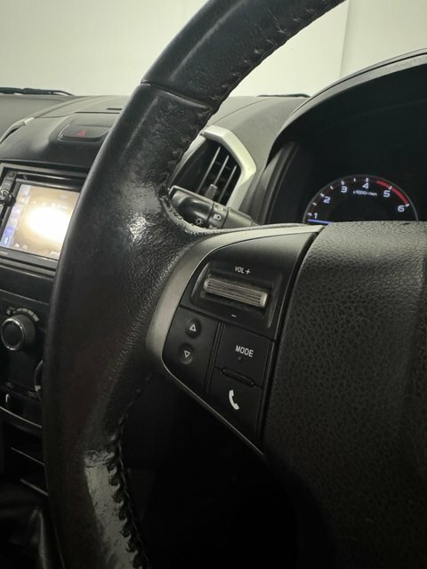 Isuzu D-Max Td Eiger Dcb 164 White #24