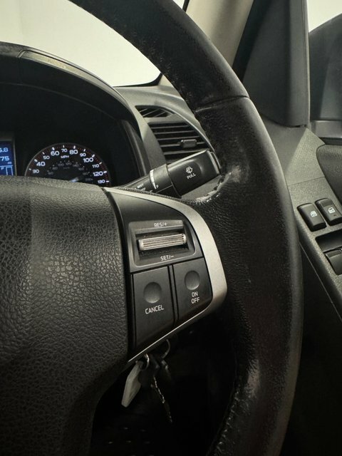 Isuzu D-Max Td Eiger Dcb 164 White #25
