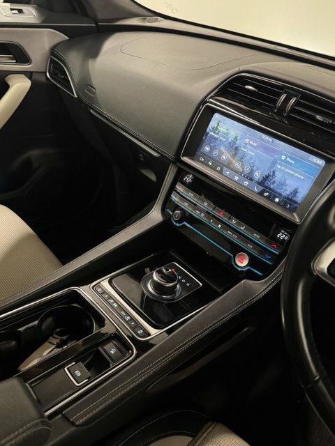 Jaguar F-Pace V6 S Awd White #17