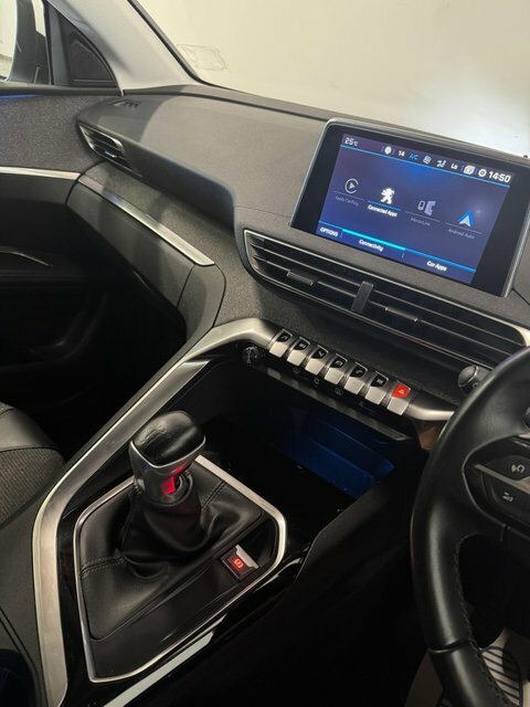 Peugeot 5008 Active Black #19