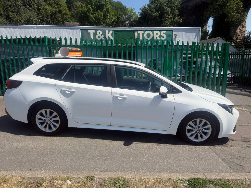 Toyota Corolla 1.8 Hybrid Icon Cvt White #2