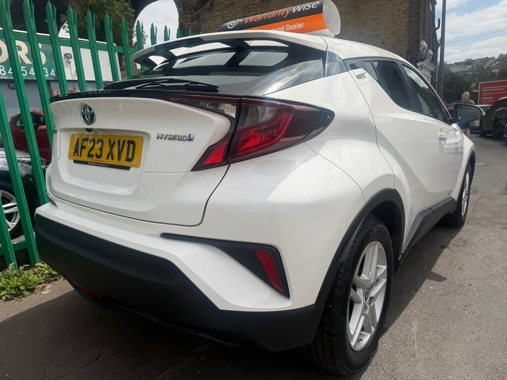Toyota C-Hr 1.8 Hybrid Icon Cvt White #4