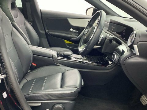 Mercedes-Benz CLA Class 1.3 Cla 180 Black #4