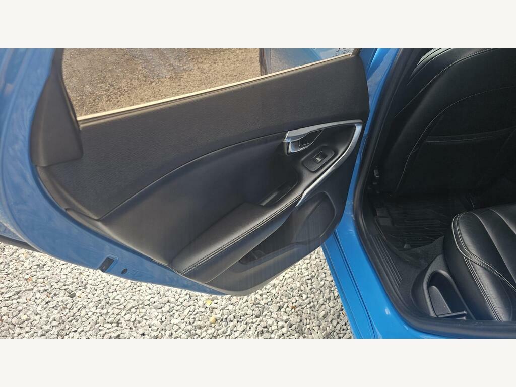 Volvo V40 D2 R-design Was 9,599 #39