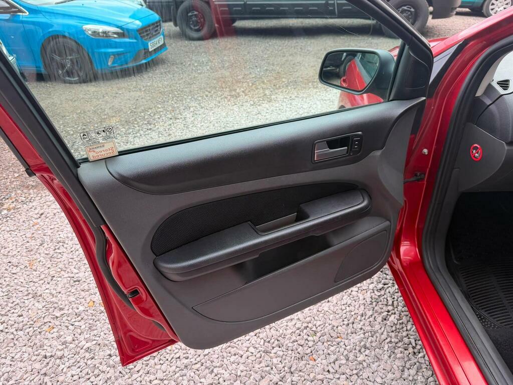 Ford Focus Sport 5-Door Blue #23