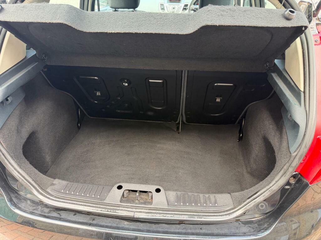 Ford Fiesta 1.4 Zetec Silver #30