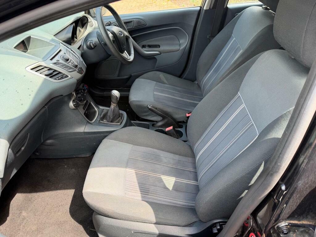Ford Fiesta 1.4 Zetec Silver #32
