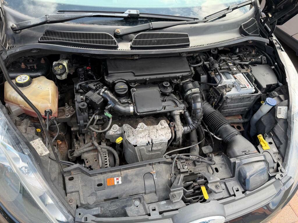 Ford Fiesta 1.4 Zetec Silver #29