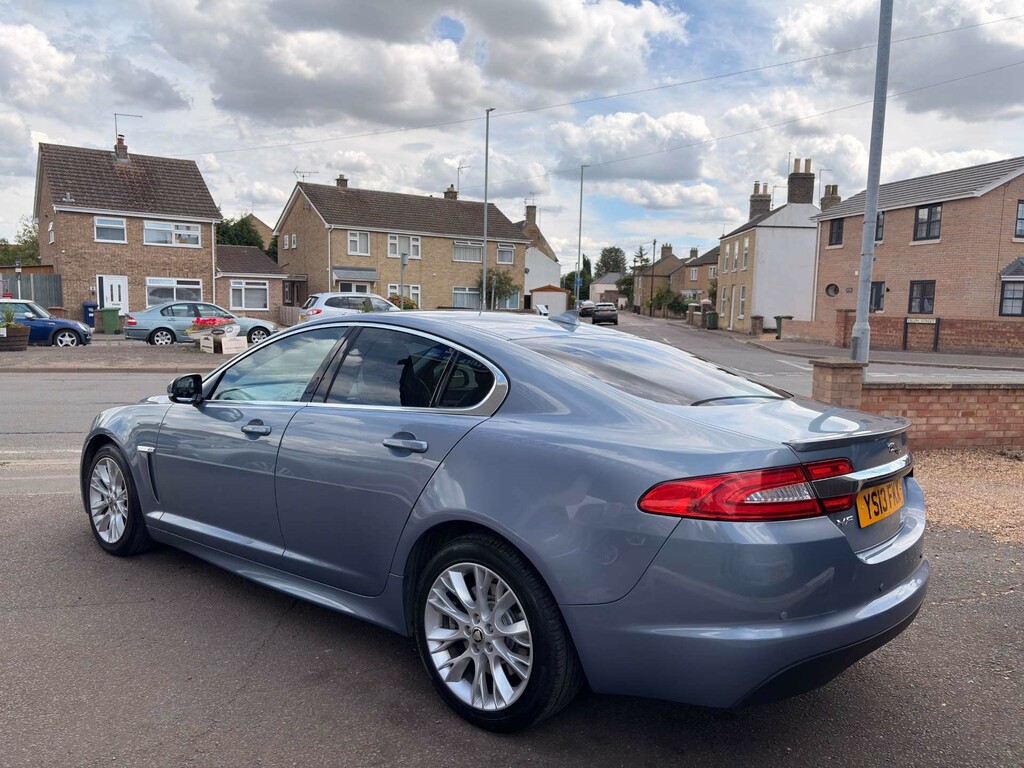 Jaguar XF Saloon 2.2D 200 Premium Luxury Red #9