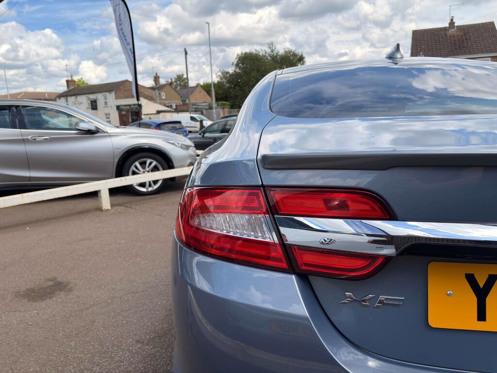 Jaguar XF Saloon 2.2D 200 Premium Luxury Red #16