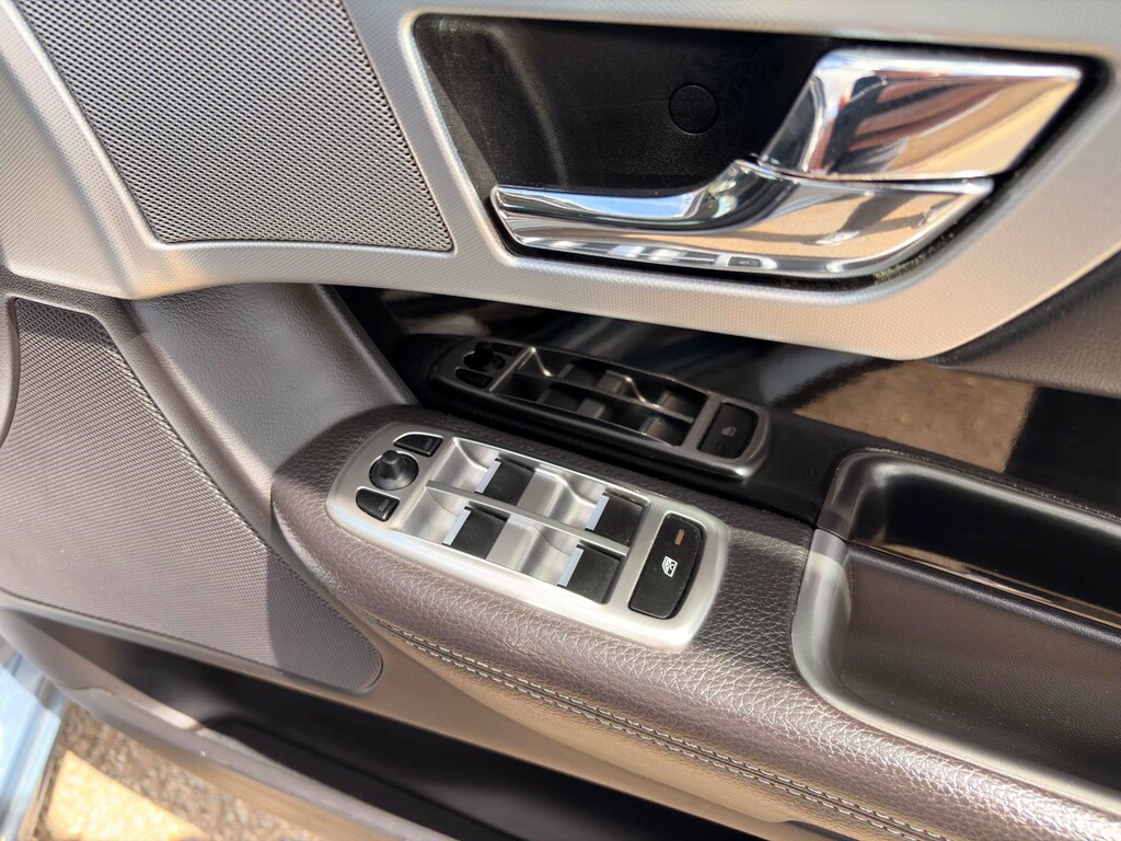 Jaguar XF Saloon 2.2D 200 Premium Luxury Red #23