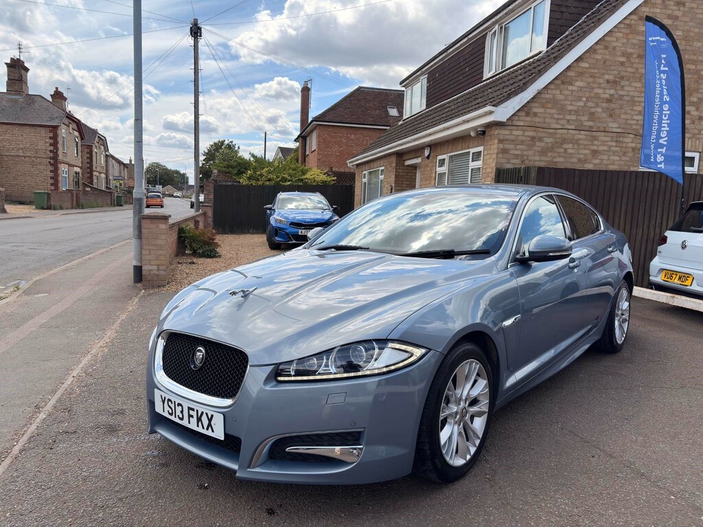 Jaguar XF Saloon 2.2D 200 Premium Luxury Red #12