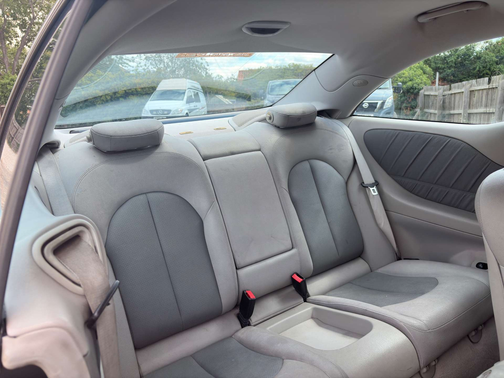 Mercedes-Benz CLK 2.1 Clk220 Cdi Sport Black #38