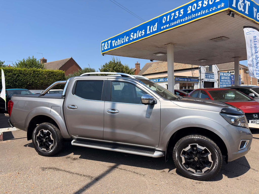 Nissan Navara Tekna Dci 4Wd Grey #4
