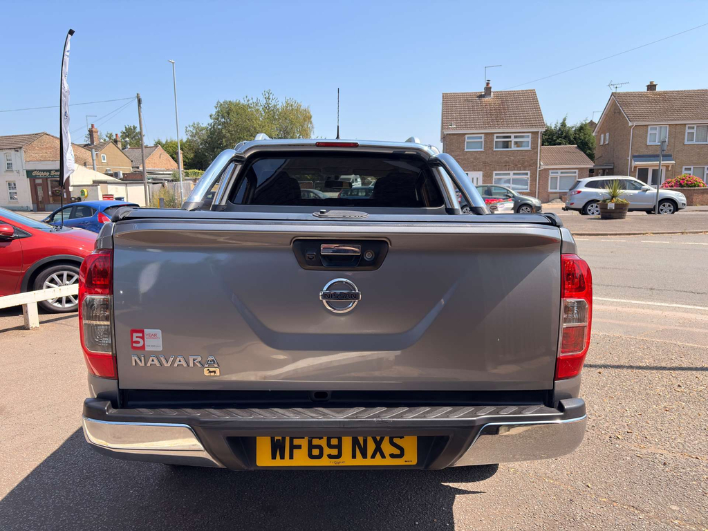 Nissan Navara Tekna Dci 4Wd Grey #6
