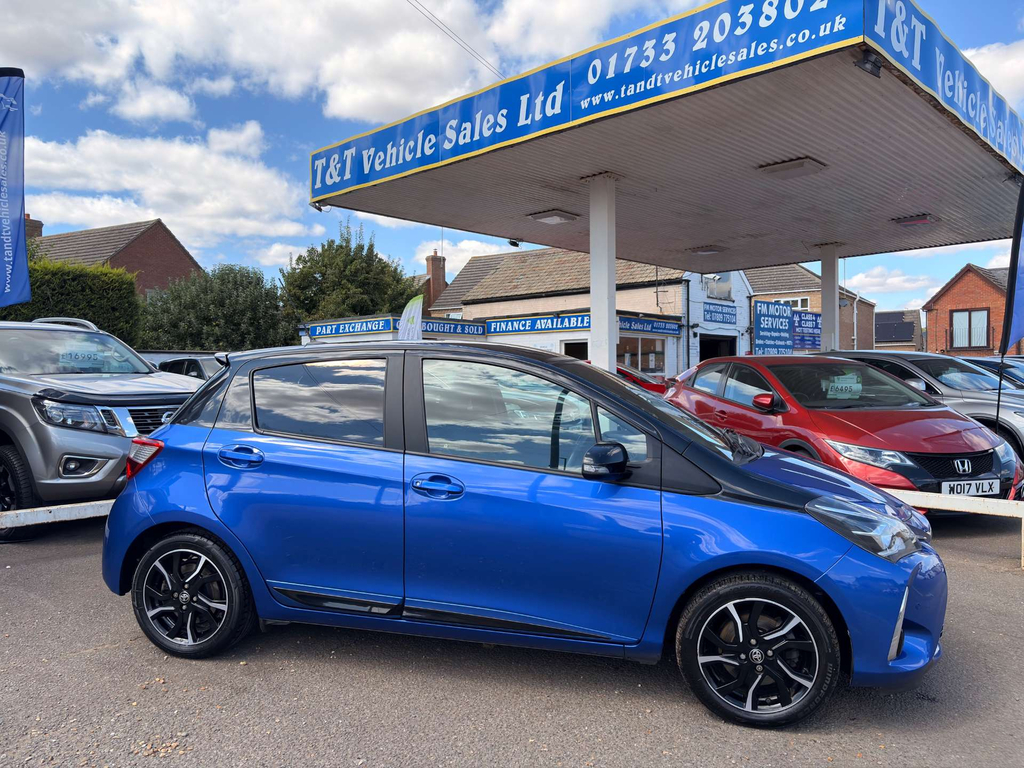 Toyota Yaris Bi-tone Vvt-i AJ18FMY #4