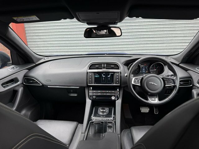 Jaguar F-Pace 2017 2.0 P250i R-sport Suv Awd Eur Grey #12