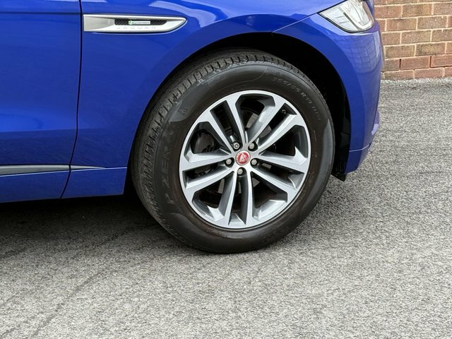Jaguar F-Pace 2017 2.0 P250i R-sport Suv Awd Eur Grey #22