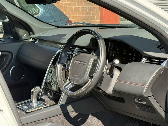 Land Rover Discovery Sport 2.0 P200 Se Black #10