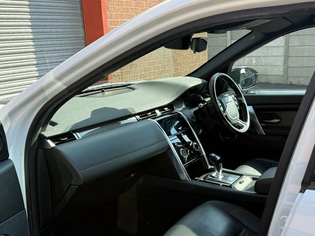 Land Rover Discovery Sport 2.0 P200 Se Black #12