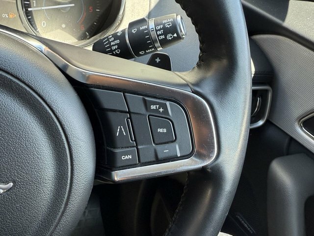 Jaguar F-Pace Silver #26