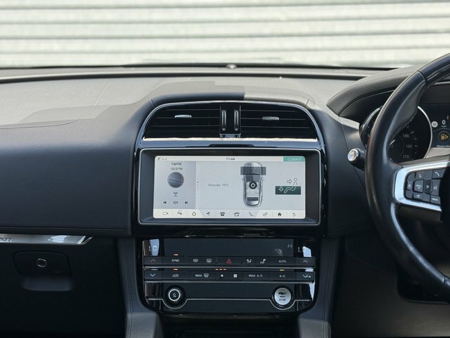 Jaguar F-Pace Silver #28