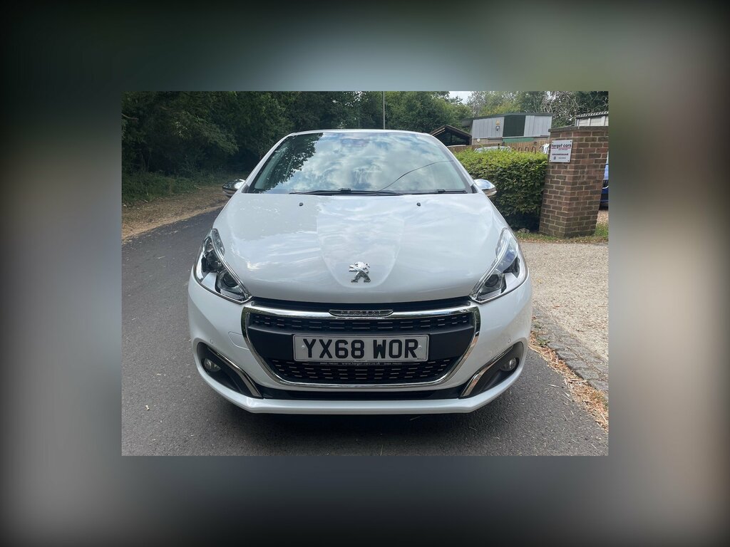 Peugeot 208 1.2 Puretech Tech Edition Hatchback Man YX68WOR White #4
