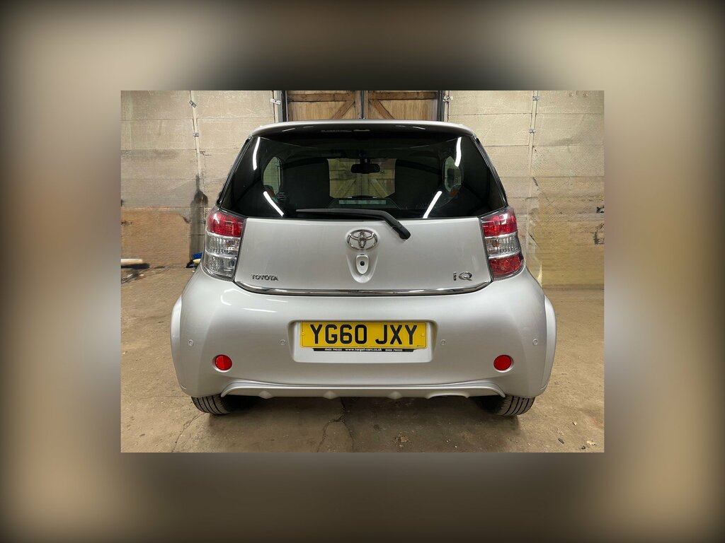 Toyota IQ 1.0 Vvt-i 2 Hatchback Euro 5 68 Silver #3