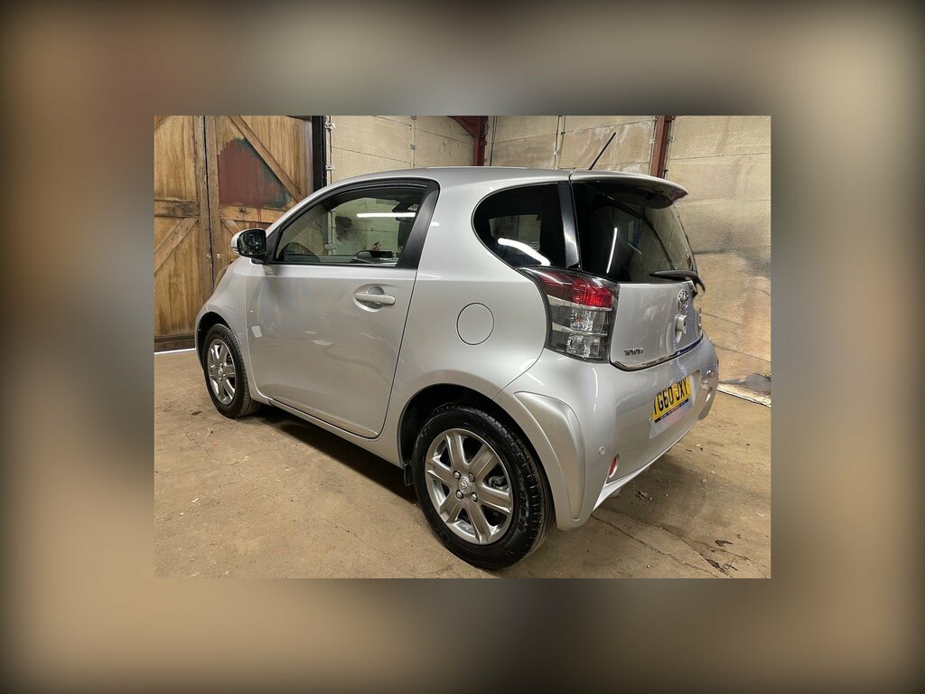 Toyota IQ 1.0 Vvt-i 2 Hatchback Euro 5 68 Silver