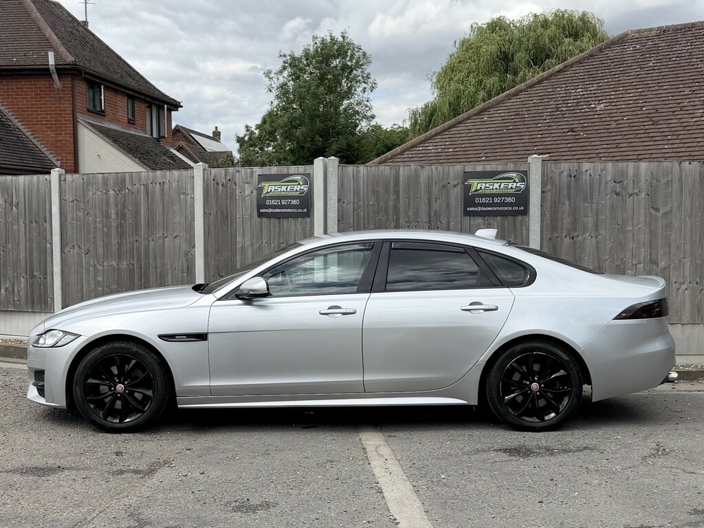 Jaguar XF Saloon 2.0 D R-sport 201616 Silver #4