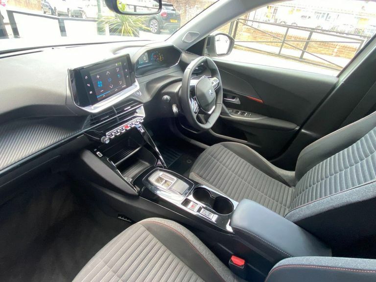 Peugeot e-2008 50Kwh Active Premium 7Kw Charger White #2