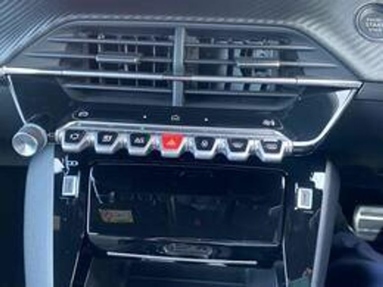 Peugeot e-2008 50Kwh Gt Suv 7Kw Charger 136 Black #11