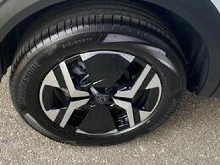 Peugeot e-2008 54Kwh Gt 7Kw Charger Black #4