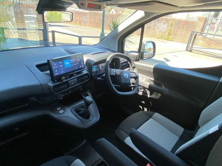 Citroen Berlingo 1.5 Plus XL Mpv Euro 6 Ss Blue #2