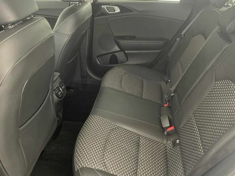 Kia Ceed 3 S-a Silver #12