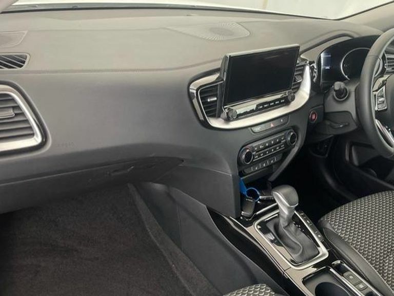 Kia Ceed 3 S-a Silver #8