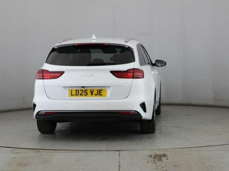 Kia Ceed 1.5T Gdi Isg 138 3 Dct White #4