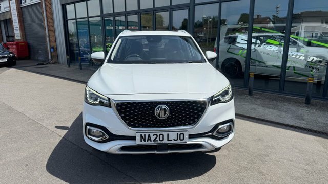 MG HS Suv White