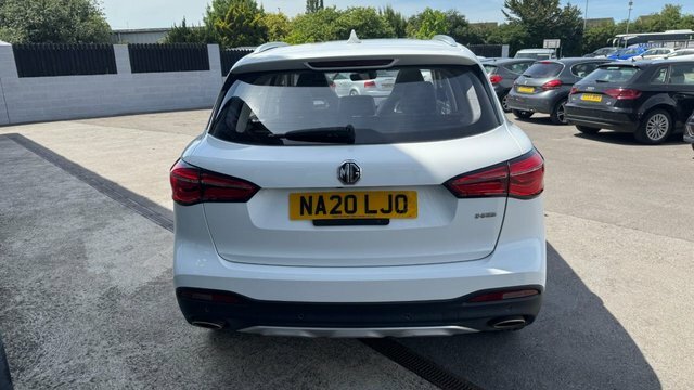 MG HS Suv White #6