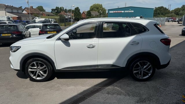 MG HS Suv White #3
