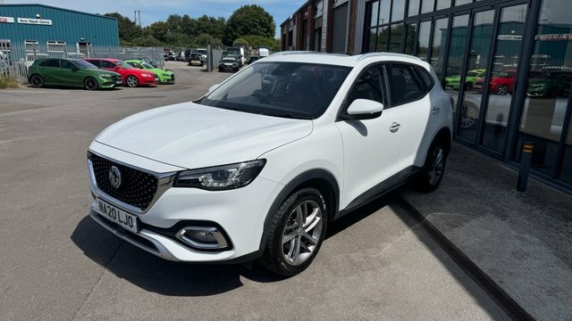 MG HS Suv White #2