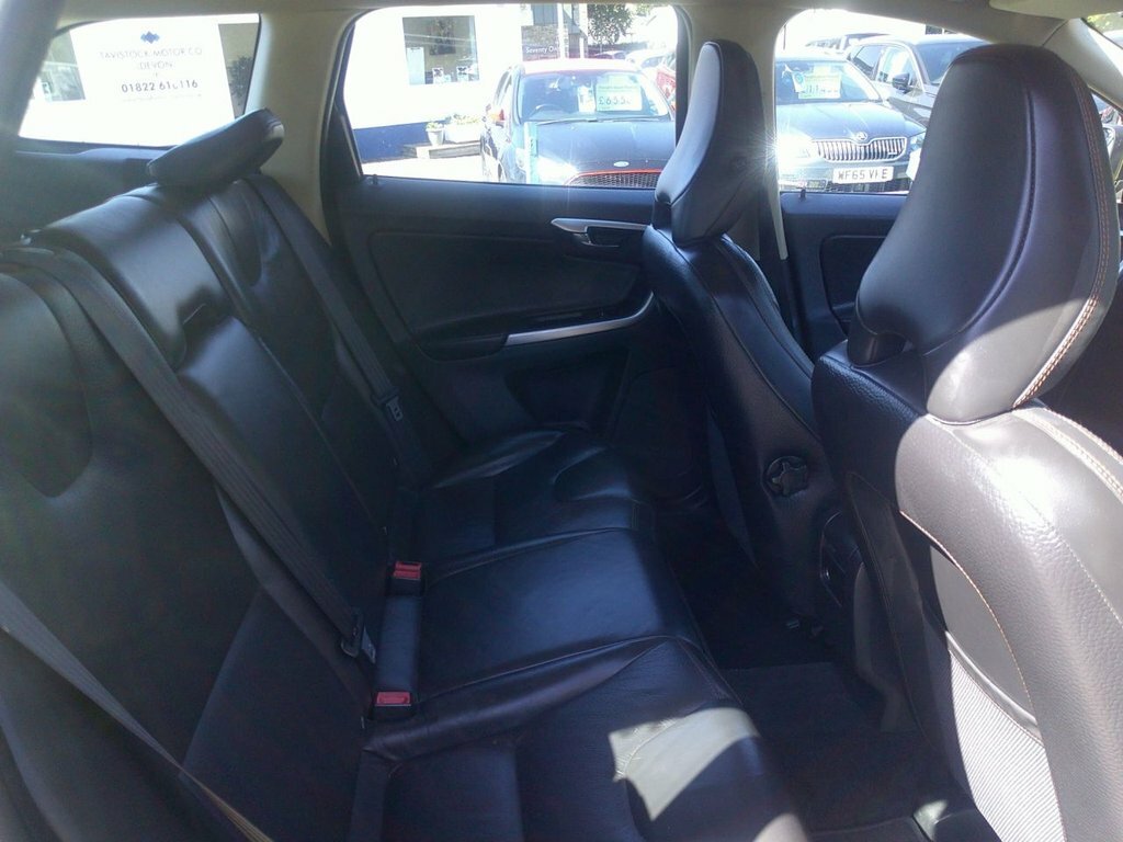 Volvo XC60 2.4L Se Lux Premium Grey #4