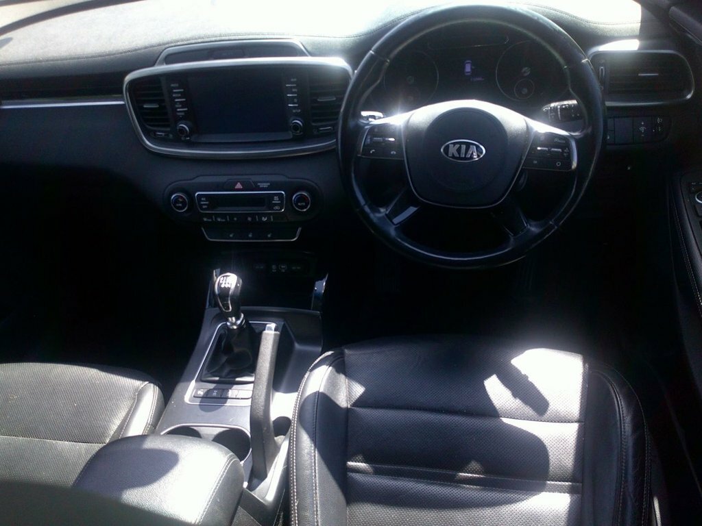 Kia Sorento 2.2L Kx-2 Black #2