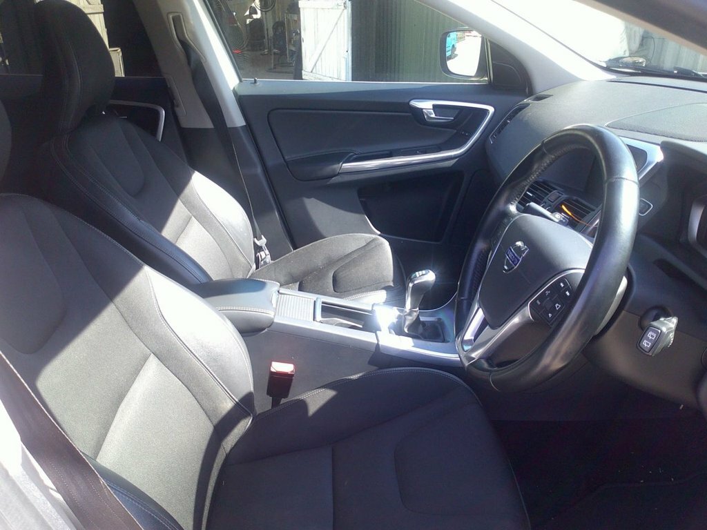 Volvo XC60 2L Se Nav White #5