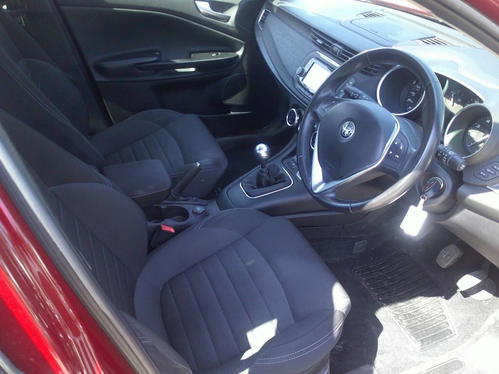Alfa Romeo Giulietta 1.4L Super Red #5