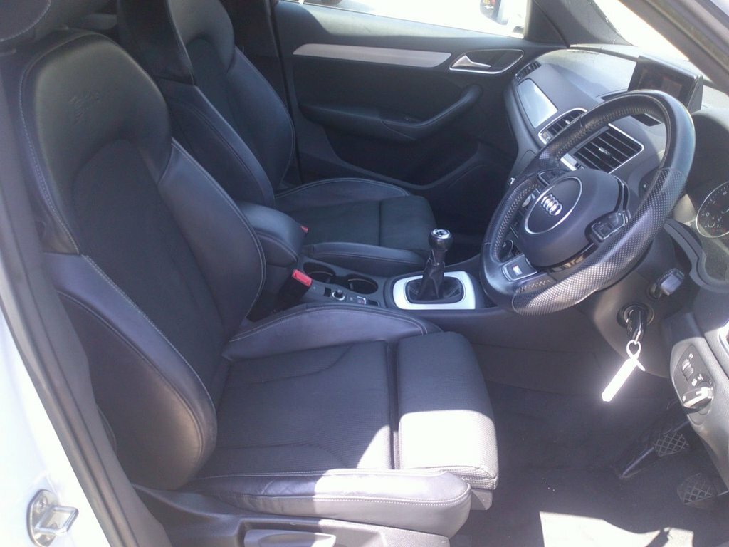 Audi Q3 1.4L S Line Edition YB17UBV White #6