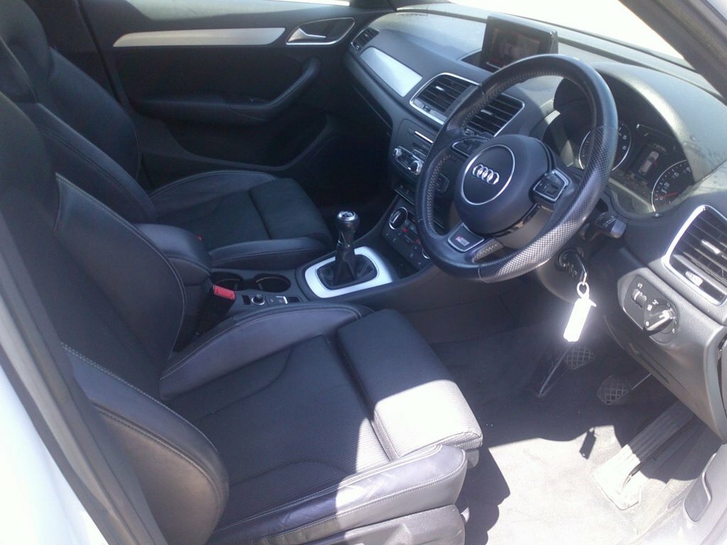 Audi Q3 1.4L S Line Edition YB17UBV White #5